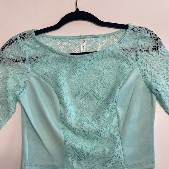 Mint Lace Crop Top with Lace - Picture 2 of 4